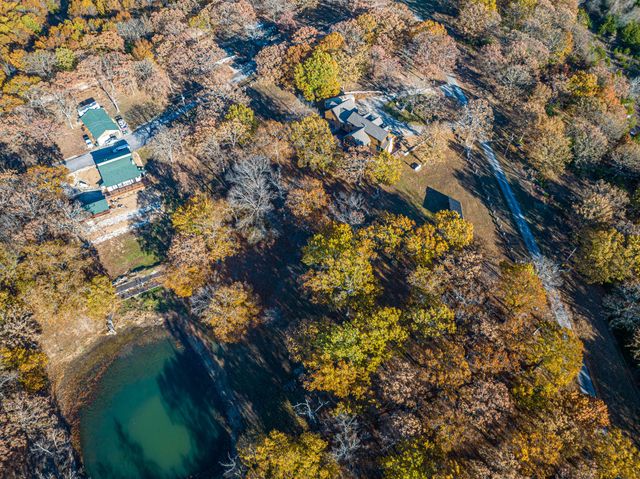 30611 Stonehaven Drive, Warsaw, MO 65355