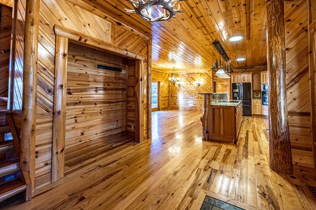 30611 Stonehaven Drive, Warsaw, MO 65355