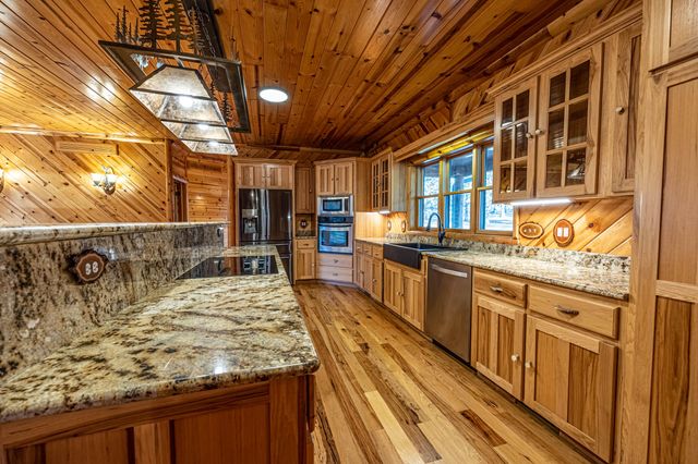 30611 Stonehaven Drive, Warsaw, MO 65355