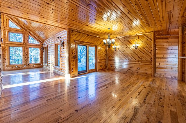 30611 Stonehaven Drive, Warsaw, MO 65355