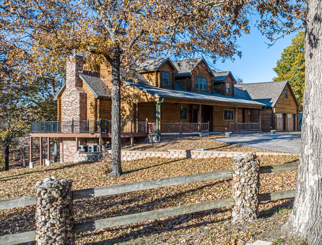 30611 Stonehaven Drive, Warsaw, MO 65355