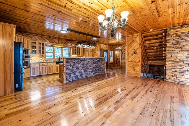 30611 Stonehaven Drive, Warsaw, MO 65355