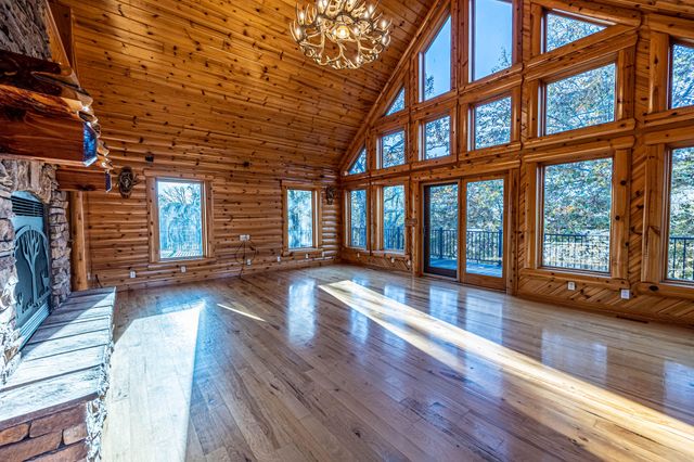 30611 Stonehaven Drive, Warsaw, MO 65355