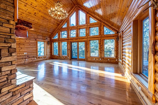 30611 Stonehaven Drive, Warsaw, MO 65355