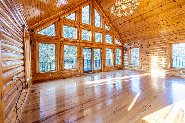 30611 Stonehaven Drive, Warsaw, MO 65355