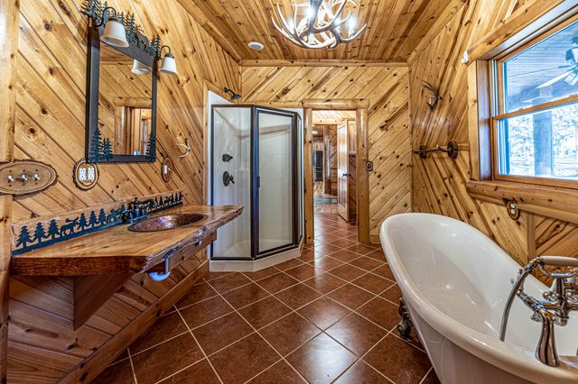 30611 Stonehaven Drive, Warsaw, MO 65355