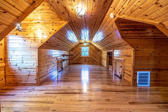 30611 Stonehaven Drive, Warsaw, MO 65355