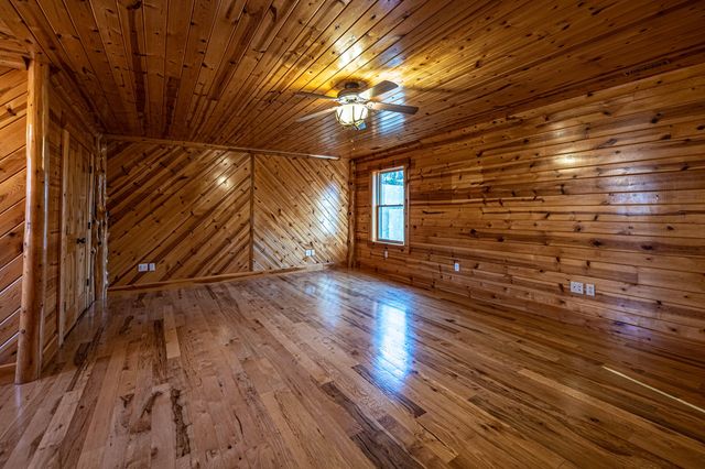 30611 Stonehaven Drive, Warsaw, MO 65355