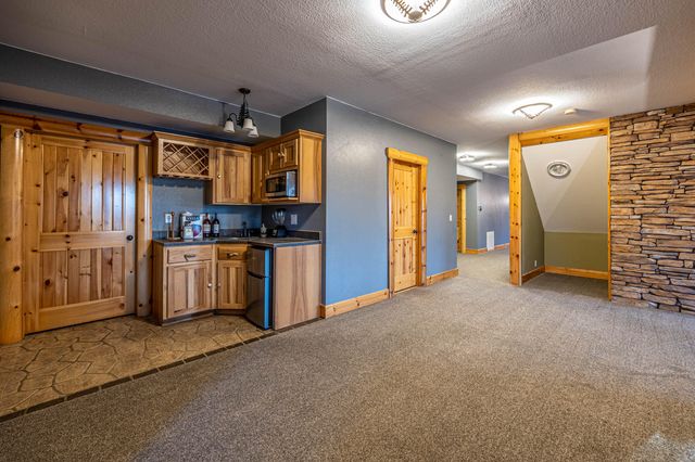 30611 Stonehaven Drive, Warsaw, MO 65355