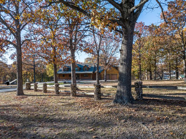 30611 Stonehaven Drive, Warsaw, MO 65355