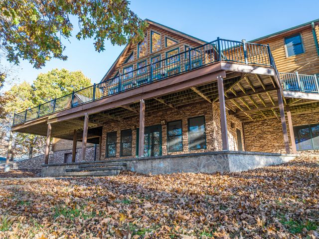 30611 Stonehaven Drive, Warsaw, MO 65355