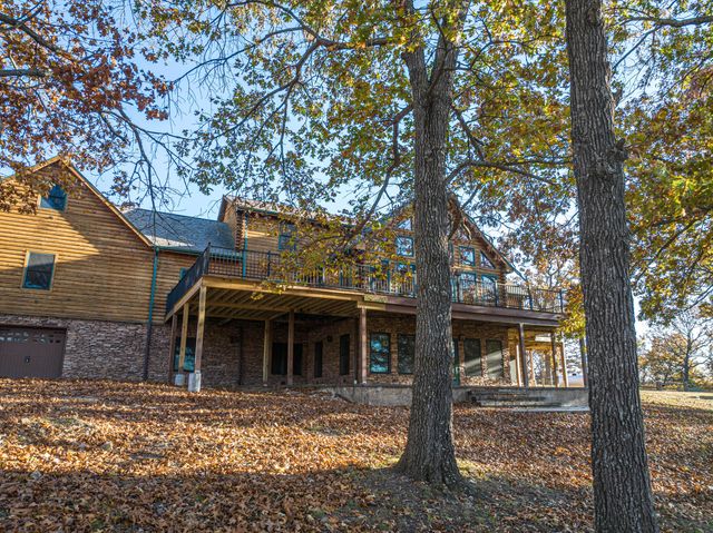 30611 Stonehaven Drive, Warsaw, MO 65355