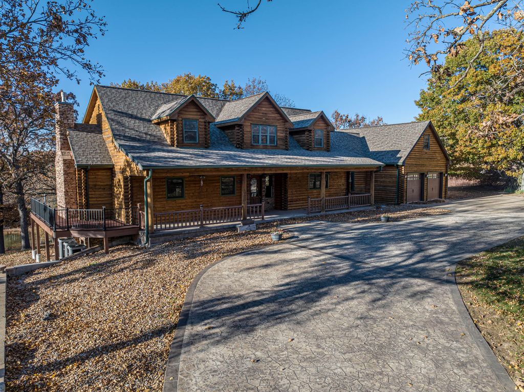 30611 Stonehaven Drive, Warsaw, MO 65355