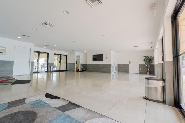 4156 Inverrary Drive 409, Lauderhill, FL 33319