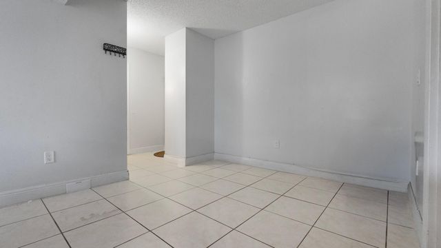 4156 Inverrary Drive 409, Lauderhill, FL 33319