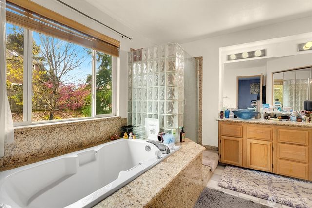 836 SW 345th Street, Federal Way, WA 98023