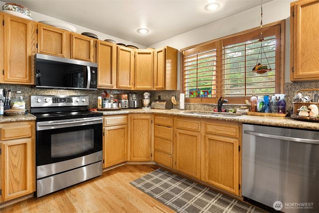 836 SW 345th Street, Federal Way, WA 98023