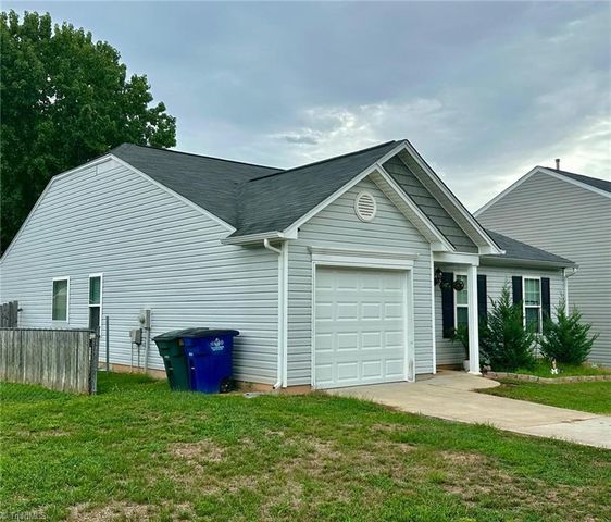 535 Clear Meadow Drive, Winston-salem, NC 27107