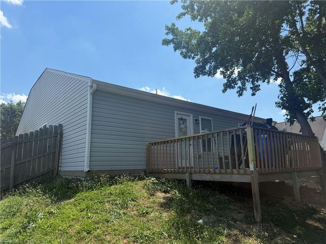 535 Clear Meadow Drive, Winston-salem, NC 27107