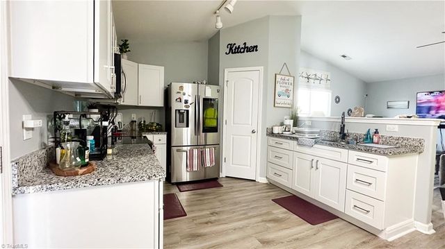 535 Clear Meadow Drive, Winston-salem, NC 27107