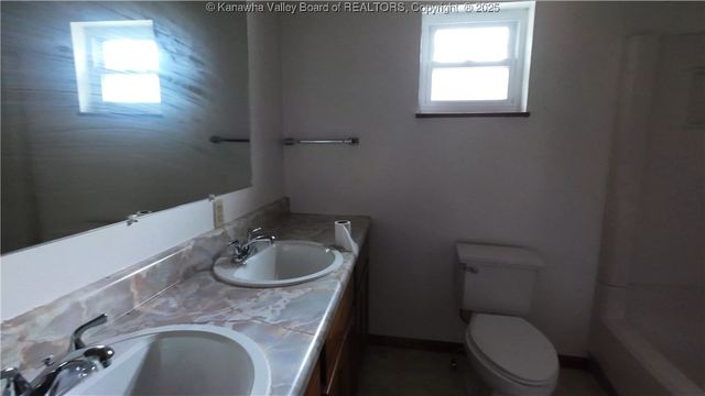 60 Dunbar Avenue, Dunbar, WV 25064