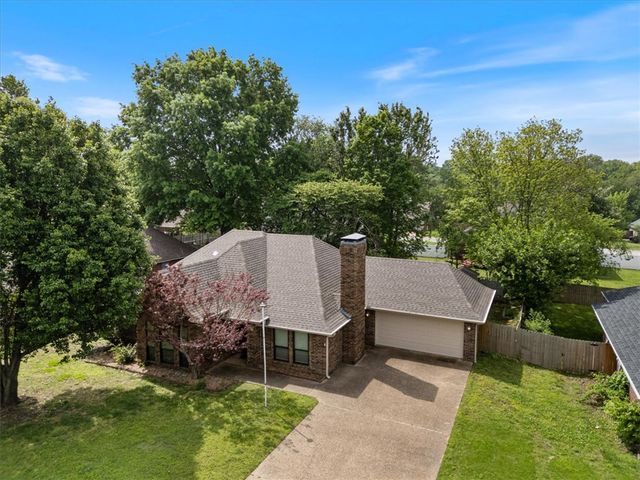 306 Misti Court, Siloam Springs, AR 72761