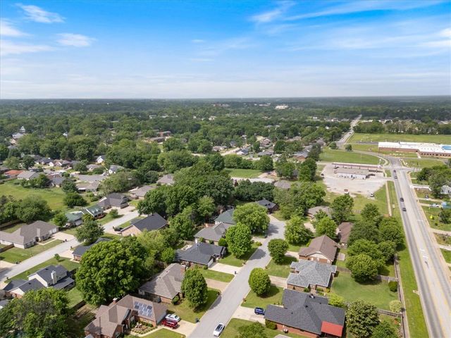 306 Misti Court, Siloam Springs, AR 72761
