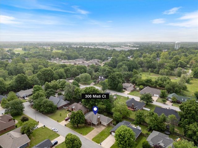 306 Misti Court, Siloam Springs, AR 72761