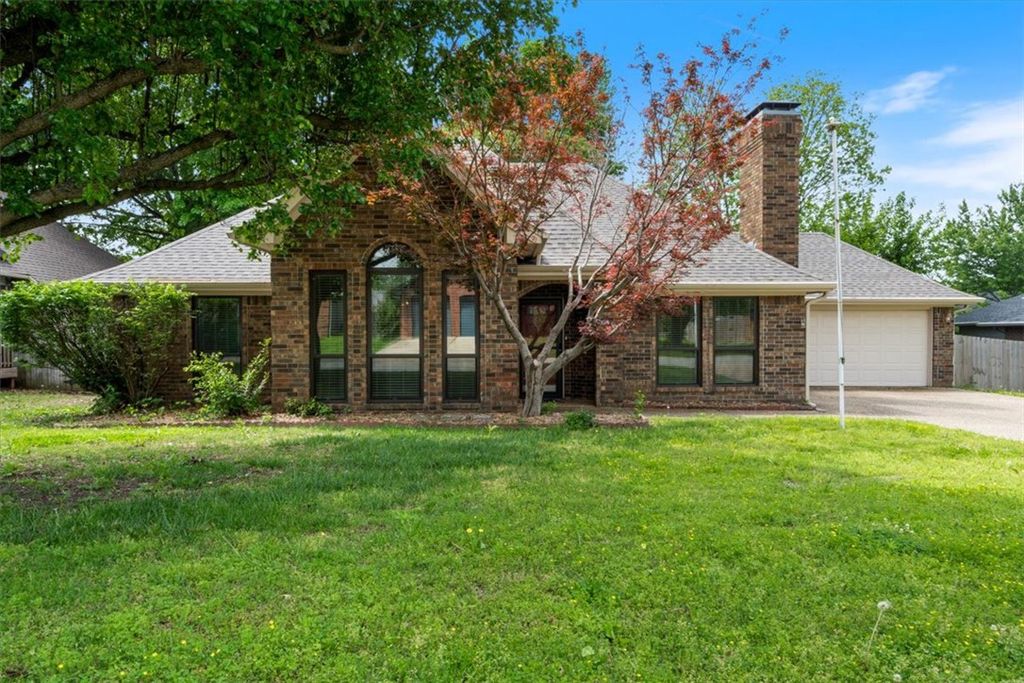 306 Misti Court, Siloam Springs, AR 72761