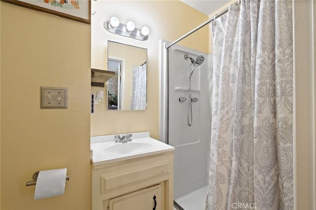 3010 Elmwood Avenue, Bakersfield, CA 93305