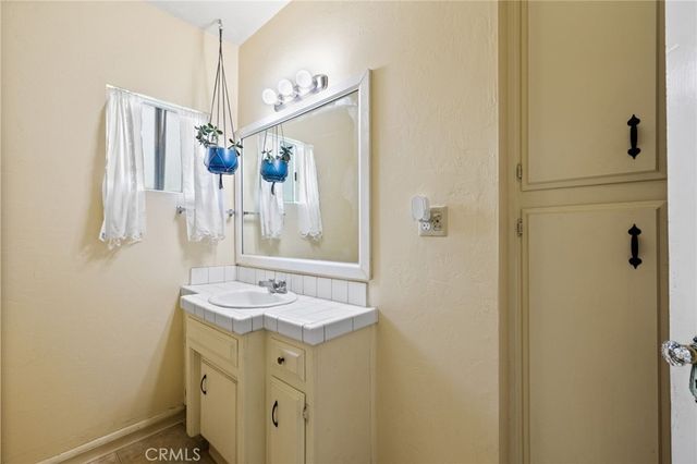 3010 Elmwood Avenue, Bakersfield, CA 93305