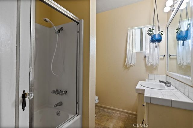 3010 Elmwood Avenue, Bakersfield, CA 93305