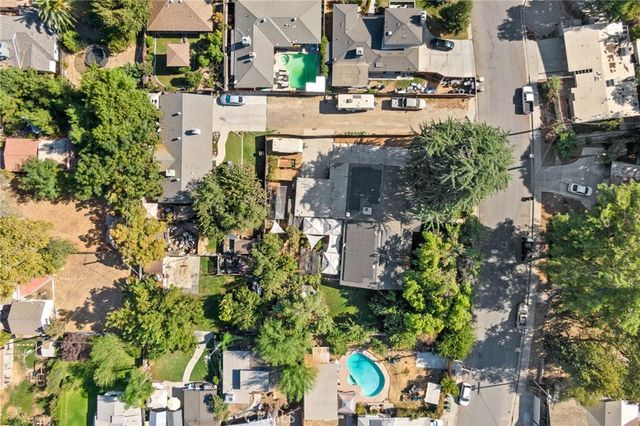 3010 Elmwood Avenue, Bakersfield, CA 93305