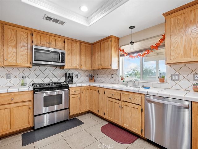 13776 Natoma Road, Apple Valley, CA 92307
