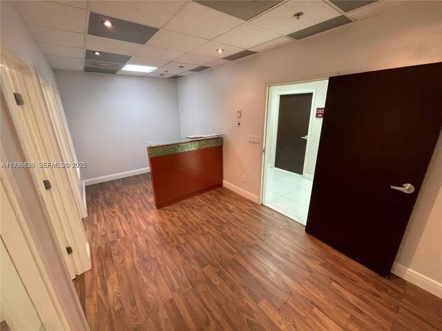 12550 Biscayne Blvd 208, North Miami, FL 33181