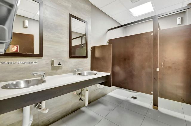 12550 Biscayne Blvd 208, North Miami, FL 33181