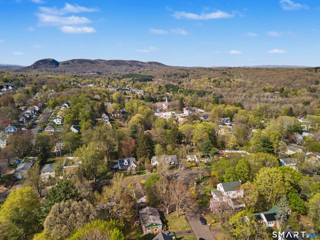 60 Briarcliff Road, Hamden, CT 06518