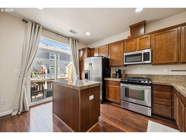 11016 Sw MALLOW Ter, Portland, OR 97223