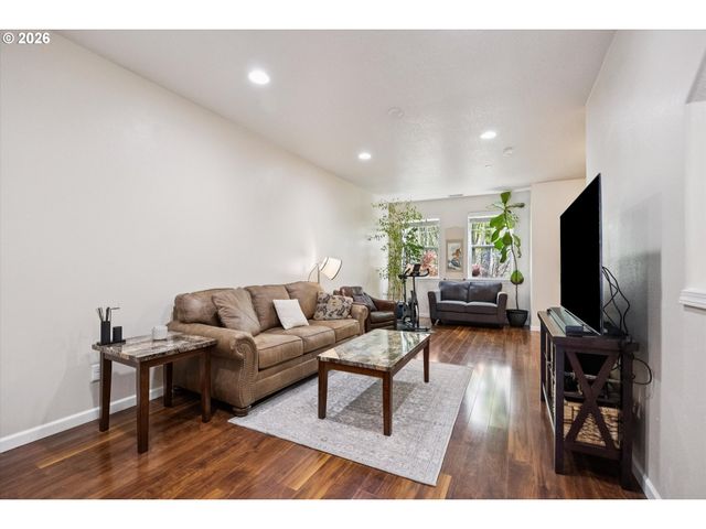 11016 Sw MALLOW Ter, Portland, OR 97223