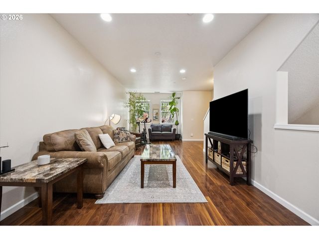 11016 Sw MALLOW Ter, Portland, OR 97223