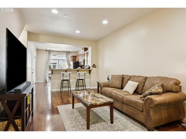 11016 Sw MALLOW Ter, Portland, OR 97223