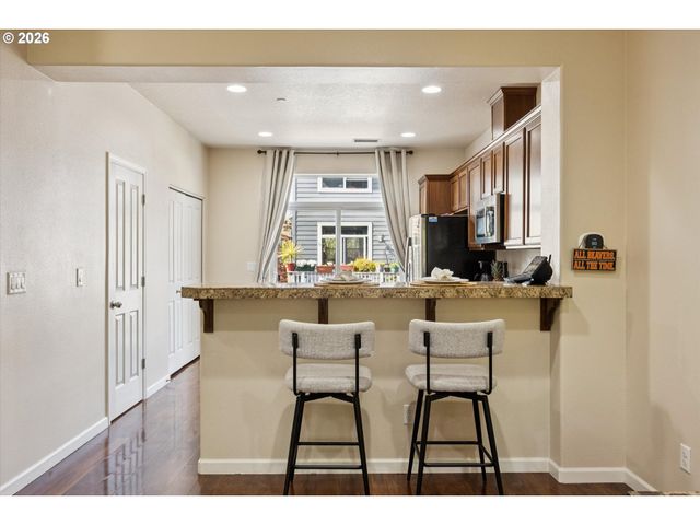 11016 Sw MALLOW Ter, Portland, OR 97223