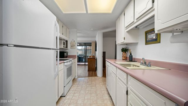 520 S GREENFIELD Road 22, Mesa, AZ 85206