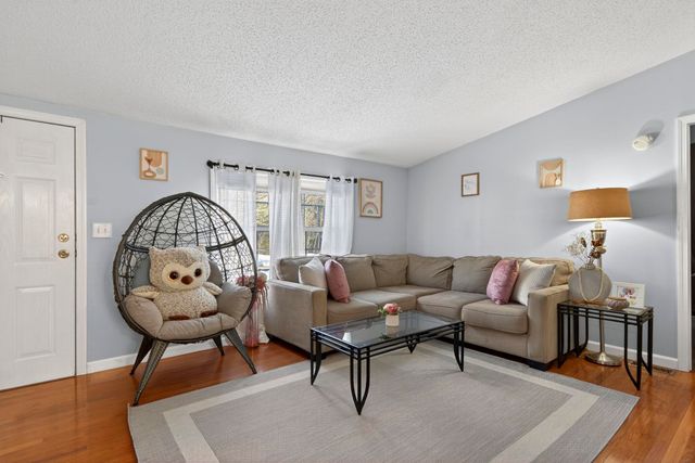 31 Mcelwain Street, Merrimack, NH 03054