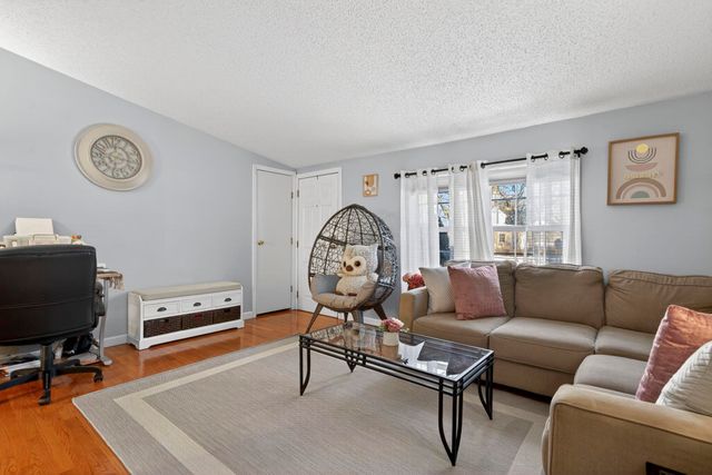 31 Mcelwain Street, Merrimack, NH 03054