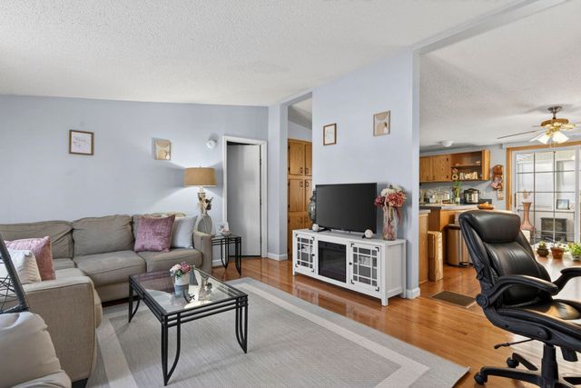 31 Mcelwain Street, Merrimack, NH 03054