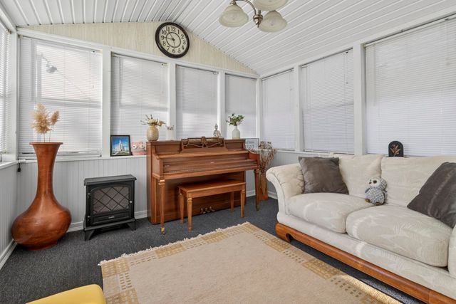 31 Mcelwain Street, Merrimack, NH 03054