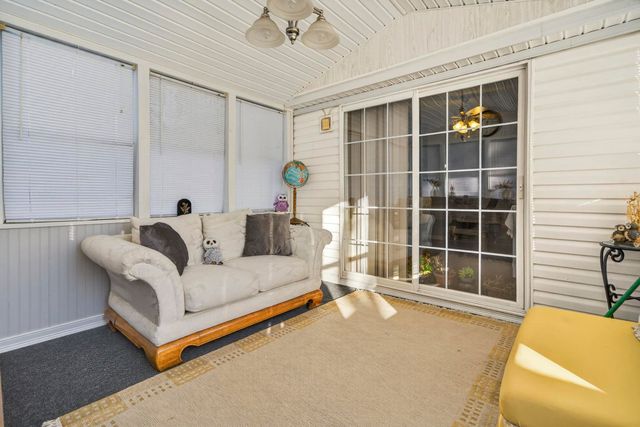 31 Mcelwain Street, Merrimack, NH 03054