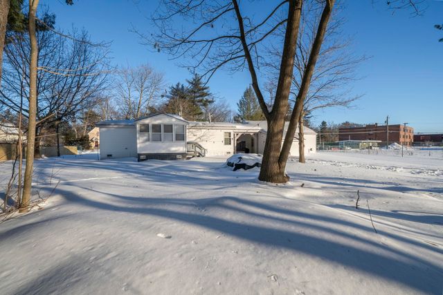 31 Mcelwain Street, Merrimack, NH 03054