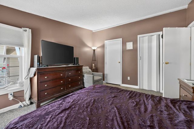 31 Mcelwain Street, Merrimack, NH 03054